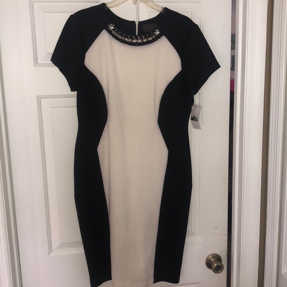 Trulli Black & White beaded sheath stretch dress